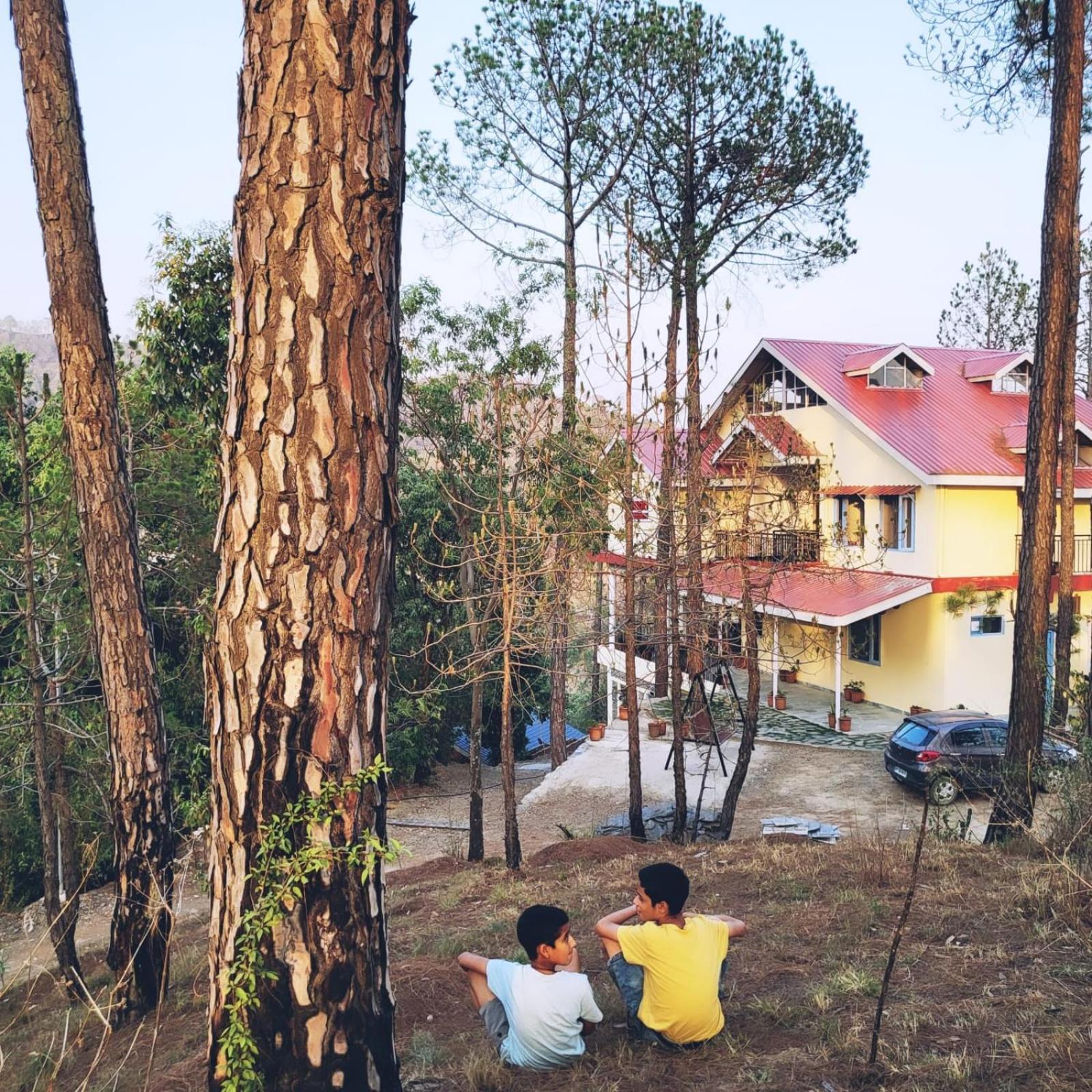 Rainbow Resorts Solan Luaran gambar