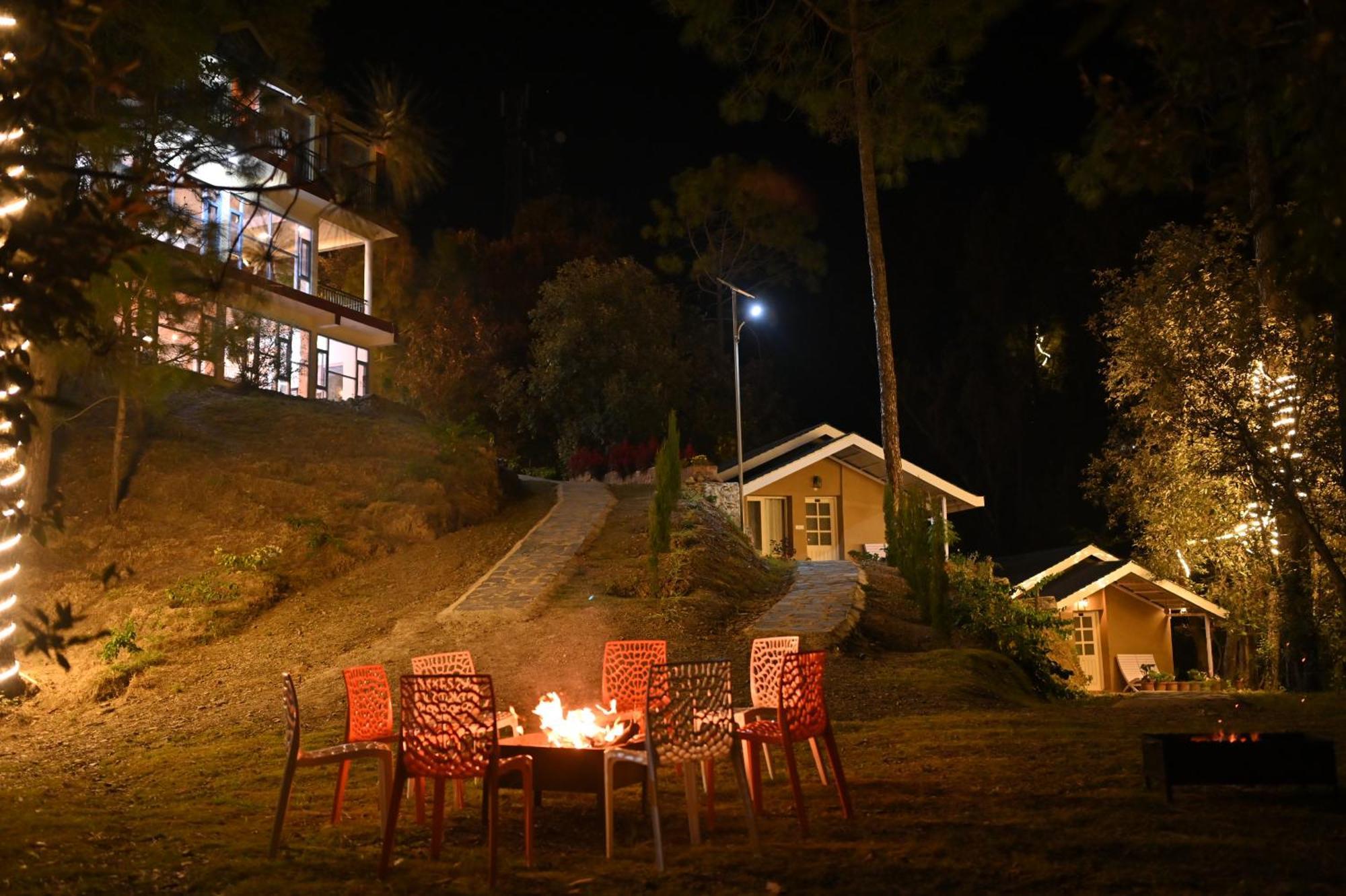 Rainbow Resorts Solan Luaran gambar